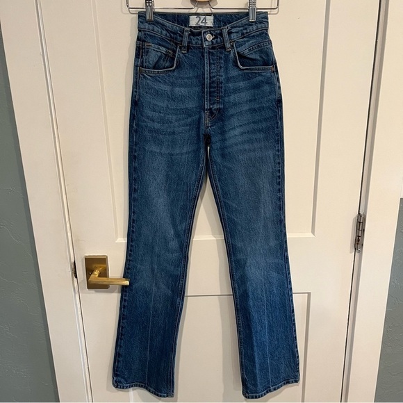 We The Free Lasso High Rise Button Fly Straight Leg Jeans 24 - Picture 2 of 14